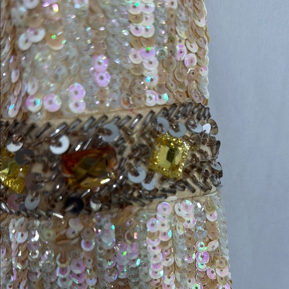 Sherri Hill Gold Sequin Strapless Evening Gown with Front Slit – Size 0 - Picture 13 of 15